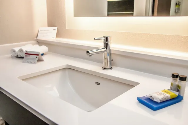 جناح بسريرين كوين، Holiday Inn Express Allentown North 4/4