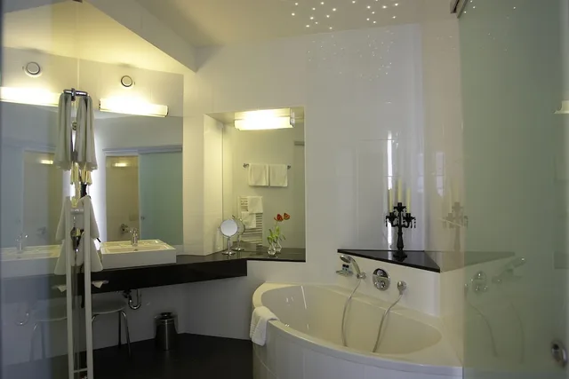 جناح بسرير مزدوج مع أريكة، Hotel Weisses Kreuz 3/3