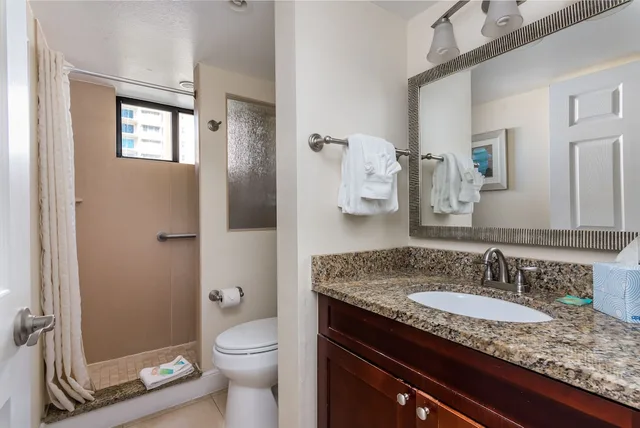 Studio, Queen Murphy Bed, Kitchen، La Costa Beach Club 3/6