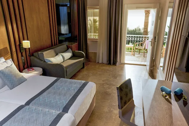 غرفة سوبيريور كبيرة بسرير مزدوج مع أريكة، TUI MAGIC LIFE Bodrum - Adults Only 4/10
