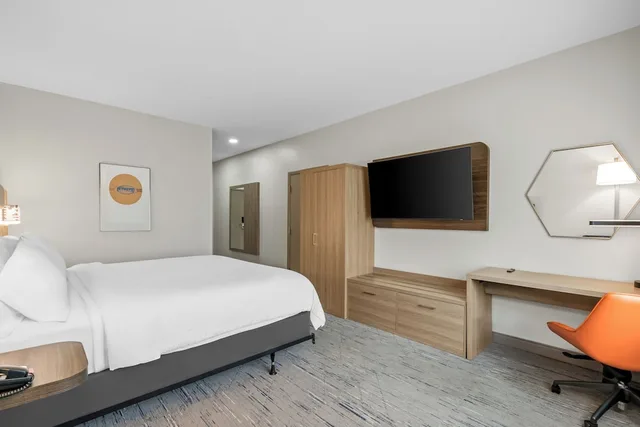 غرفة قياسية بسرير كوين، Holiday Inn Express Hotel Suites Ogden 7/9