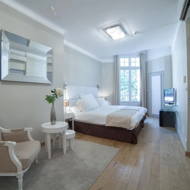 Suite, Double or Twin Bed, HOTEL DE FRANCE 5/10