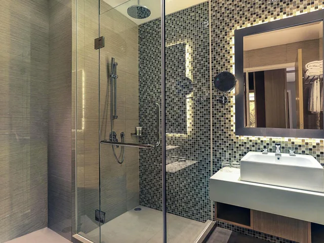 غرفة ديلوكس بسرير فردي بإطلالة على المسبح، Grand Mercure Bandung Setiabudi 3/3