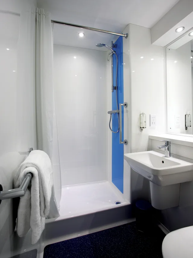 غرفة قياسية بسرير مزدوج، Travelodge Windsor Central 2/2