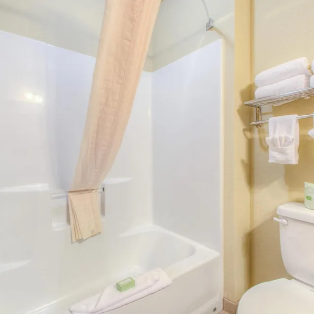 غرفة بسرير كوين، Cobblestone Inn & Suites - Yuma 6/6