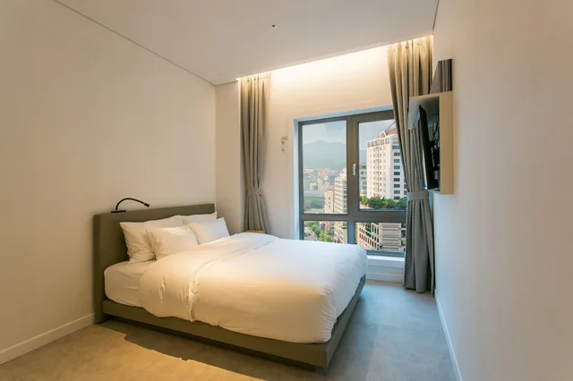 غرفة قياسية بسرير مزدوج، H Avenue Hotel Shinchon & Idae 3/6