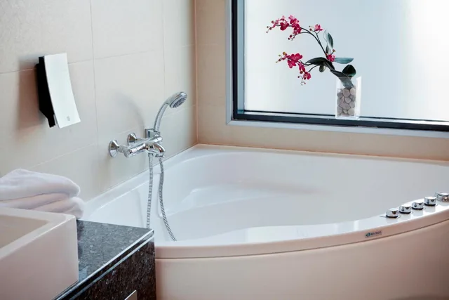 جناح جونيور بسرير كوين مع أريكة، Hotel Reykjavik Grand 5/7