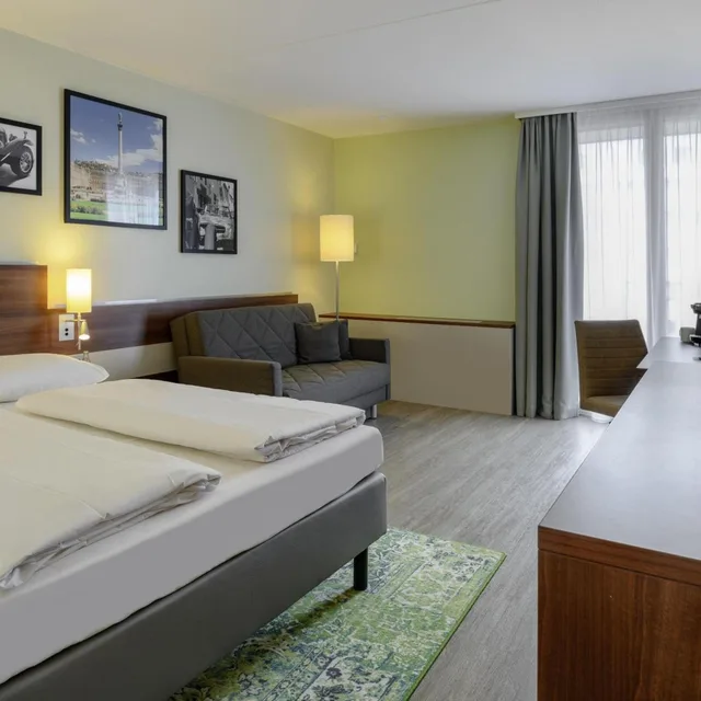 غرفة بريفيليج بسرير كينج مع أريكة، Mercure Hotel Stuttgart Sindelfingen an der Messe 6/10