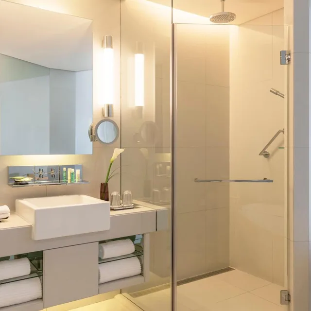 غرفة ديلوكس بسريرين منفصلين، The Westin Hotel Bahrain City Centre 8/8