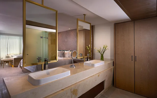 Deluxe, Suite, Sea View, Hard Rock Hotel Cancun 2/2