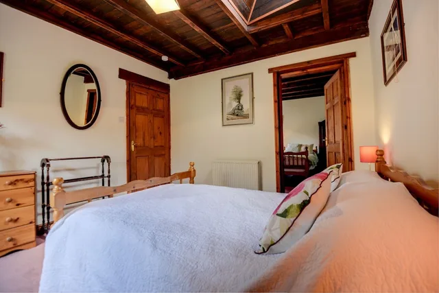 2 Bedrooms, Cottage, Double and Twin Beds, Holiday Cottages And North Star Apartment 1/1