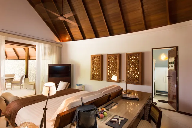 Beach, Villa, King Bed، Constance Halaveli Maldives 4/6