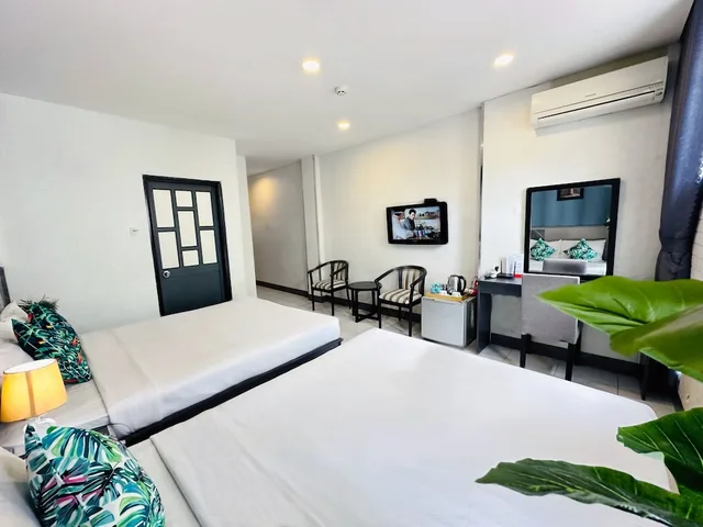 غرفة عائلية رباعية بسريرين كوين، Holiday Hotel 8/10