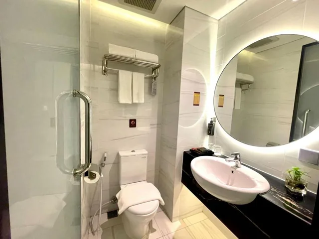 غرفة تنفيذية بسريرين منفصلين، Trio Azana Style Hotel Kebumen 4/6