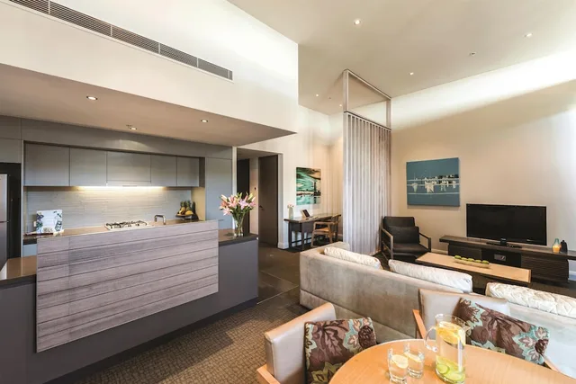 Oaks Redcliffe Mon Komo Suites, North Lakes, Narangba 18/77