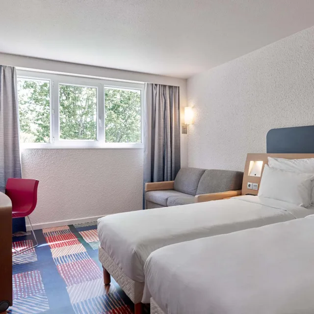 غرفة ثلاثية بسرير فردي، B&B Hotel Cergy Port 4 Stars 3/6