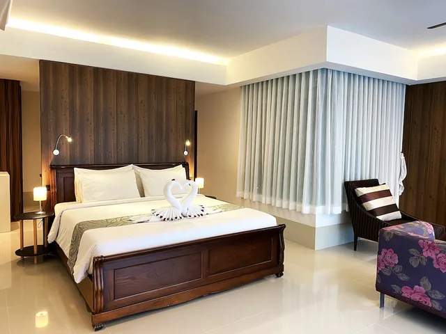 غرفة ديلوكس تنفيذية بسرير كينج بإطلالة على المسبح، L Esprit de Naiyang Beach Resort 2/4