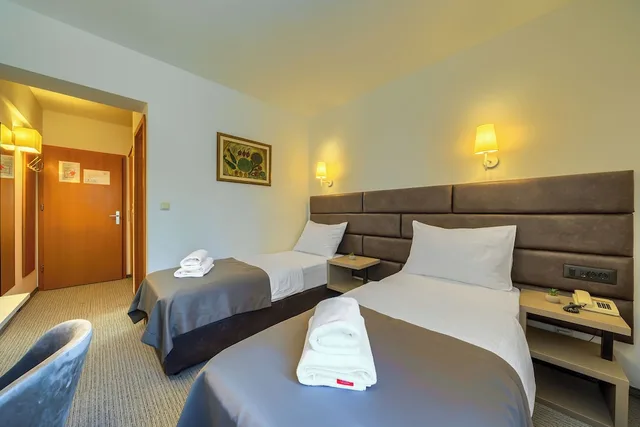 غرفة قياسية بسرير مزدوج بإطلالة على المتنزه بشرفة، Hotel Alkar 2/10