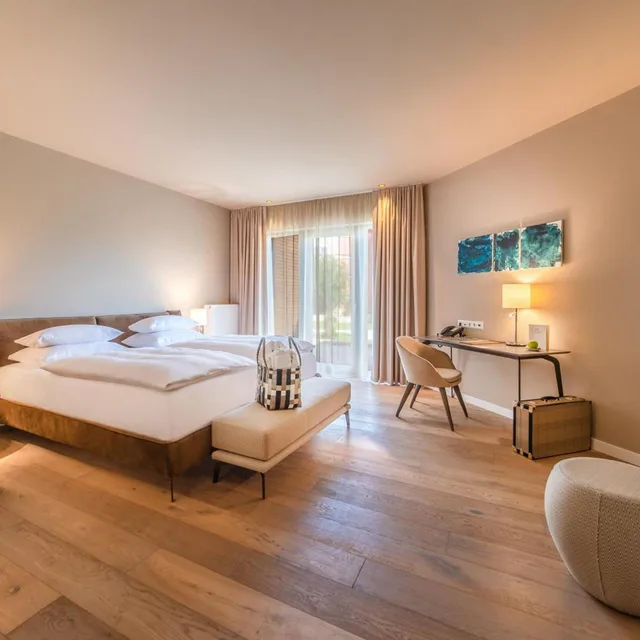 غرفة تنفيذية بسرير مزدوج بإطلالة على الحديقة بشرفة، Hotel Villa Toskana 2/6