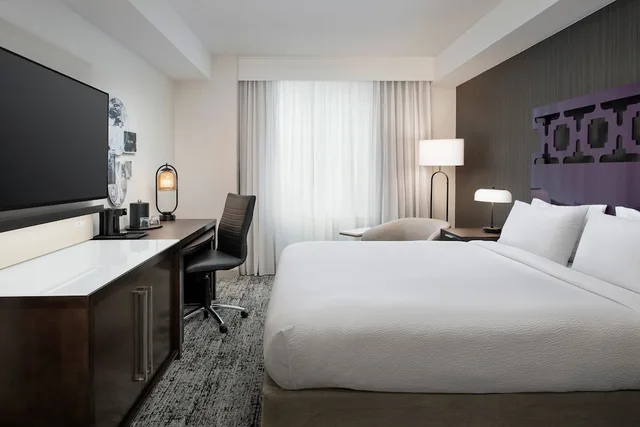 غرفة بسرير كينج لذوي الإعاقة، Courtyard By Marriott San Diego Downtown 1/4