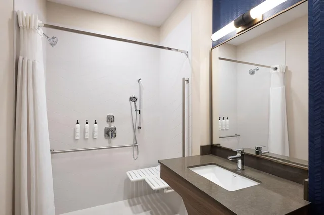 غرفة بسرير كينج، Fairfield Inn & Suites West Kelowna 4/5