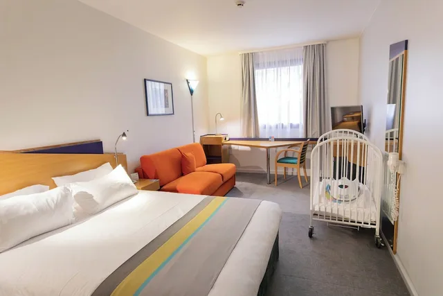 Standard, Queen Bed, Middle Floor، HOLIDAY INN EXPRESS ARRAS 1/10