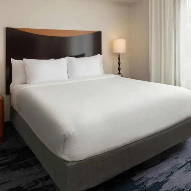 استوديو بسرير كينج مع أريكة بحوض استحمام لذوي الإعاقة، Fairfield Inn & Suites by Marriott Santa Maria 3/7