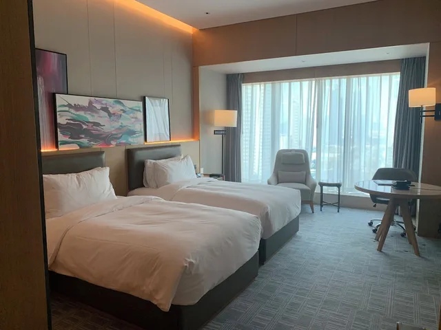 غرفة سوبيريور بسرير كينج، Radisson Hangzhou Qianjiang 2/5