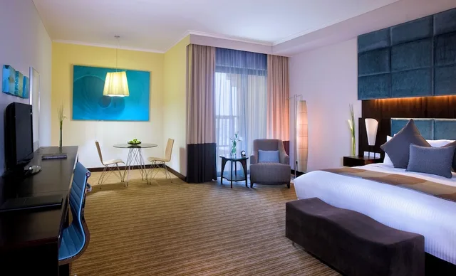 Traders, Club, Premier, Twin Beds، Traders Hotel, Qaryat Al Beri, Abu Dhabi 4/6