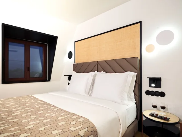 غرفة رومانسية بسرير كينج، Axis Porto Club Aliados 1/4