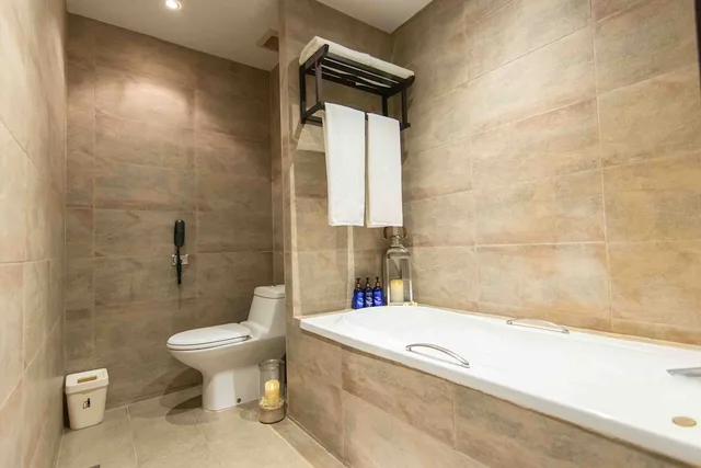 Premium, King Bed, Tohsang Heritage Ubon Ratchathani Hotel 3/3