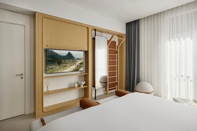 غرفة بسريرين منفصلين بإطلالة على الجبل، SIRO Porto Montenegro 3/7