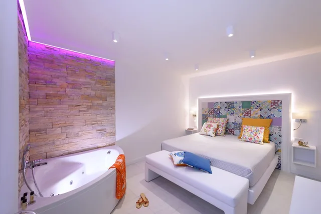 Deluxe, King Bed, Adult Only، Hotel Amalfi 5/8