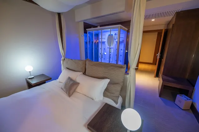Deluxe, King Bed, Sea View, Sauna، Main Palace Hotel 3/5