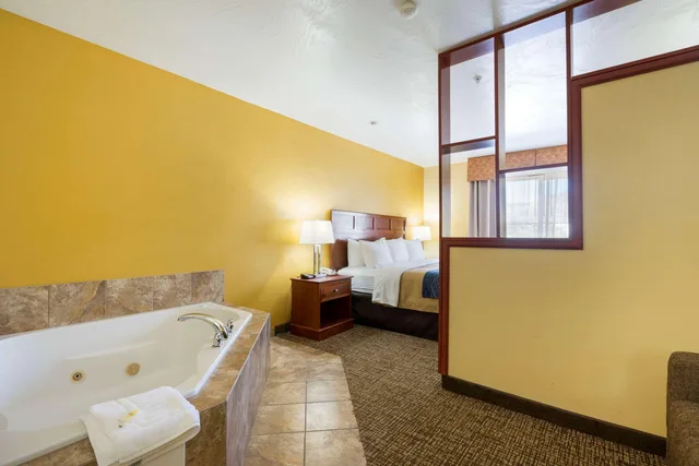 جناح بسرير كينج، Comfort Inn & Suites Cedar City South, UT 6/6