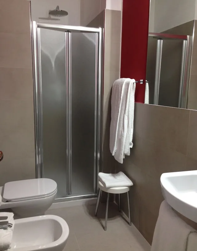غرفة رباعية بأربعة أسرّة، Mennini Hotel 8/10