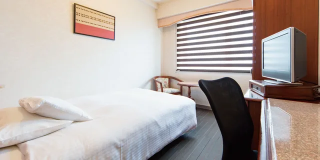 Semi Room, Single Bed, Smoking, Hotel Claiton Shin-Osaka 2/9