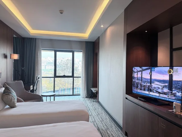 غرفة سوبيريور بسرير كوين بإطلالة على المدينة، Arise Hotel Golden Horn 2/6