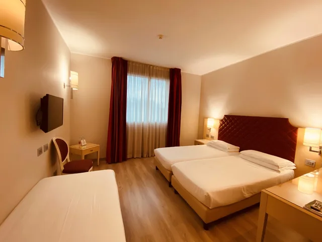 Room, Double Bed, Just Hotel Lomazzo Fiera 1/2