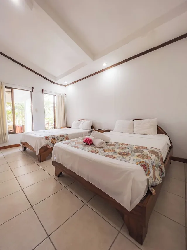 غرفة ديلوكس رباعية بسريرين مزدوجين، Arenal Hostel Resort 2/6