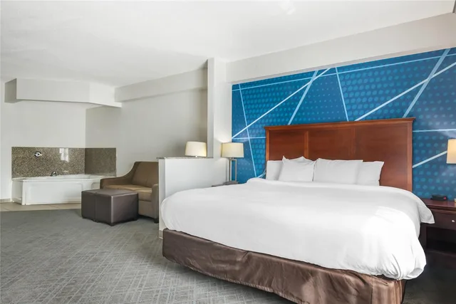 جناح بسرير كينج لذوي الإعاقة، Comfort Suites Ocala - North 1/3