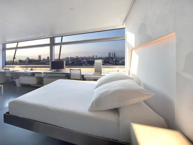 جناح بسرير مزدوج، Puerta America Madrid 1/1