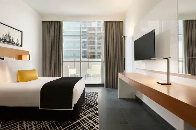 Tryp, King Bed, High Floor، Tryp By Wyndham Dubai 5/8