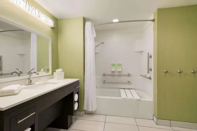 جناح بسرير كينج مع أريكة لذوي الإعاقة، Home2 Suites By Hilton Clarksville/Ft. Campbell 4/8