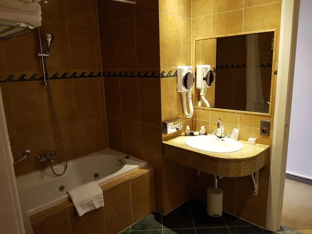 غرفة كومفورت ثلاثية بإطلالة على البحر، Thermae Palace 6/7