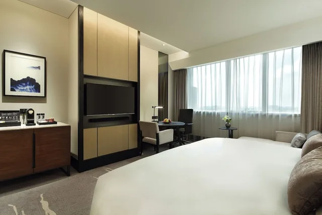 غرفة كلاسيكية بسرير كينج مع دخول صالة النادي، InterContinental Shanghai Hongqiao NECC, an IHG Hotel 4/10