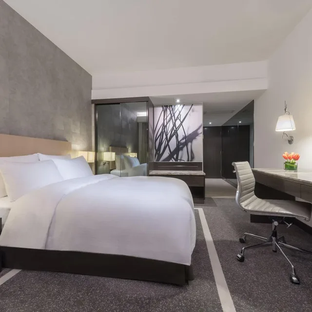غرفة سوبيريور ثلاثية، Gateway Hotel 5/8