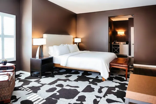Deluxe, King Bed, Wine & Roses Hotel Restaurant Spa 4/6