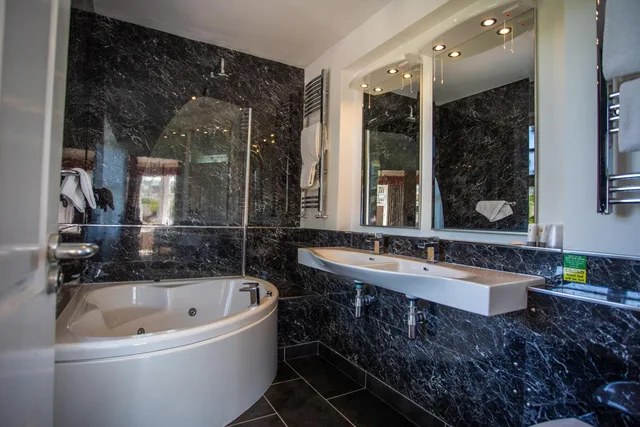 Deluxe, Double Bed, The Links Country Park Hotel 8/9