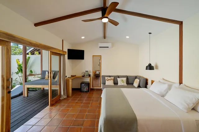 فيلا بسرير كينج، Gili Teak Resort 1/3